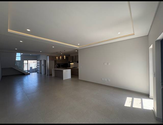 4 BEDROOM HOUSE FOR SALE IN SANDOWN